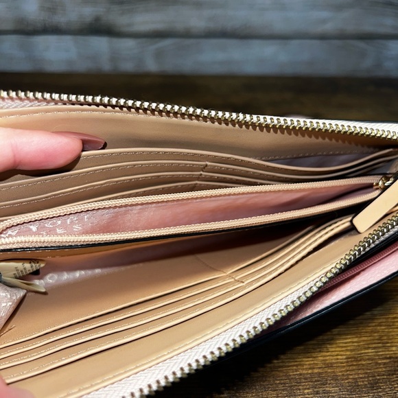 Kate Spade - Powder Pink Wristlet - Picture 7 of 8